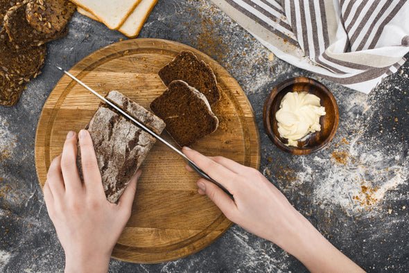 ikasu 10 inch Bread Knife | Sharp Stainless Steel Serrated Edges, Full Tang Blade | Durable Handle
